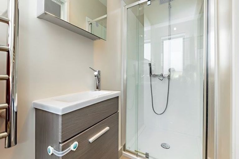 Photo of property in 28/11 Ray Small Drive, Papakura, 2110