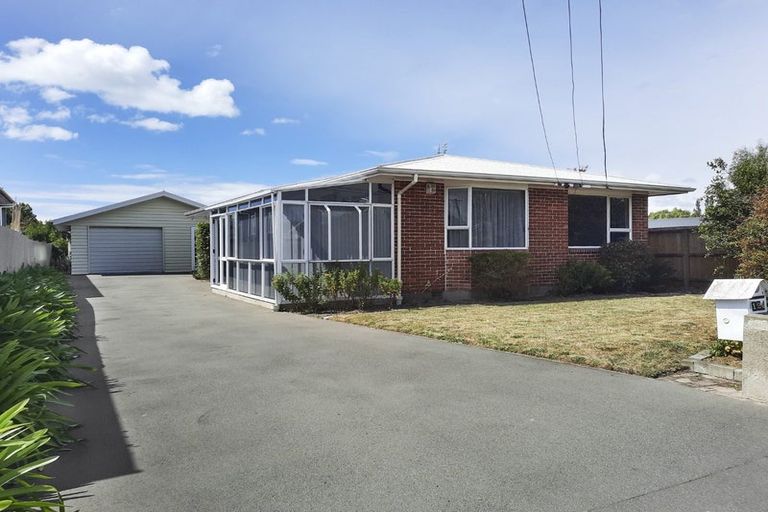 Photo of property in 124 Gayhurst Road, Dallington, Christchurch, 8061