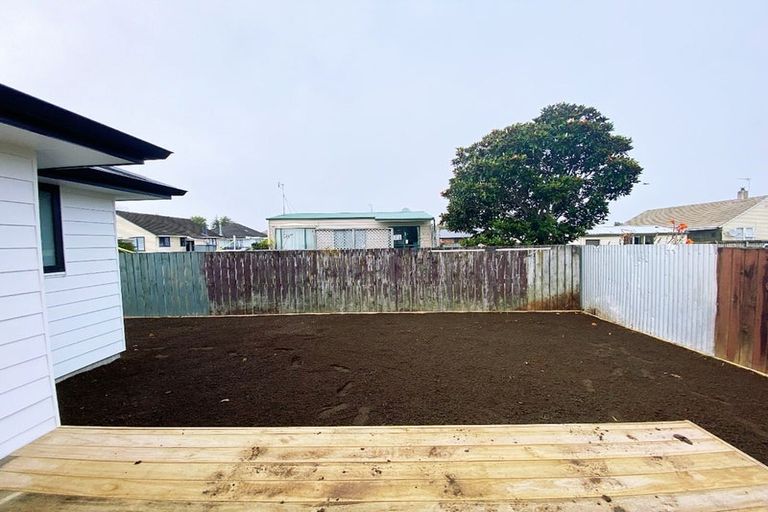 Photo of property in 56u3 Paul Crescent, Fairfield, Hamilton, 3214
