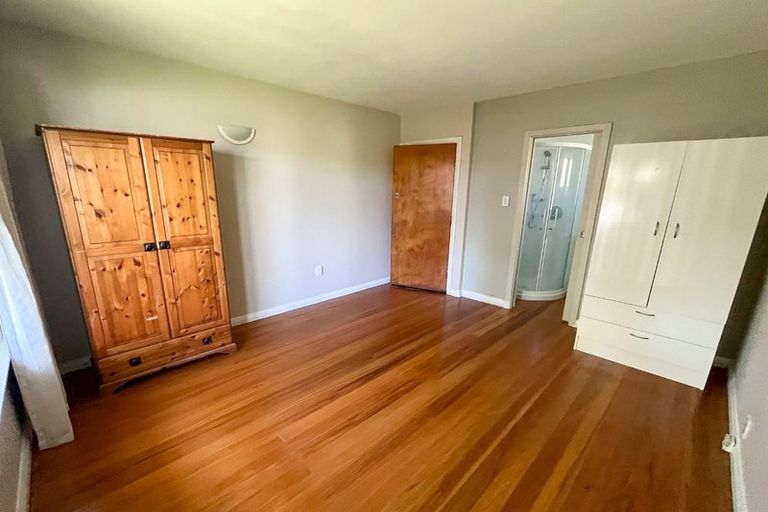 Photo of property in 2 Shaftesbury Street, Avonhead, Christchurch, 8042