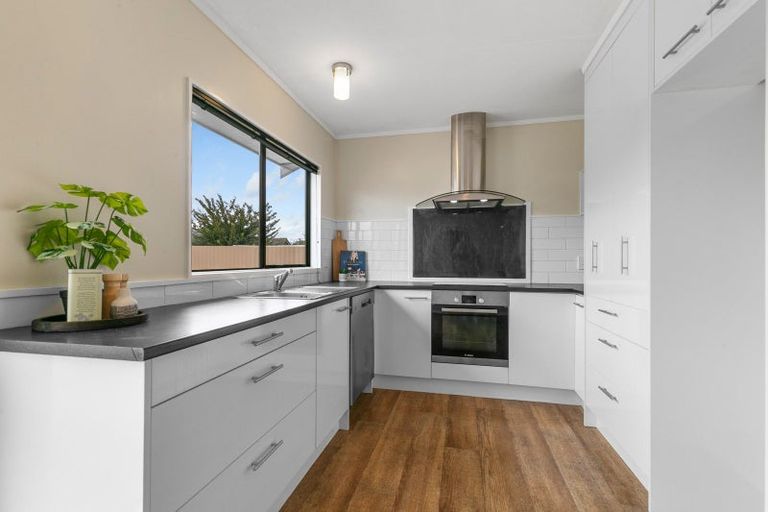 Photo of property in 36 Wilton Street, Levin, 5510