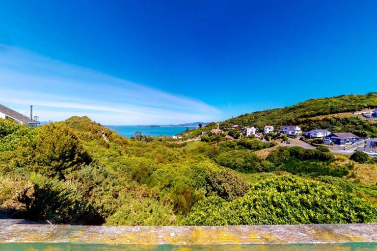 Photo of property in 12 Jasmine Grove, Maungaraki, Lower Hutt, 5010