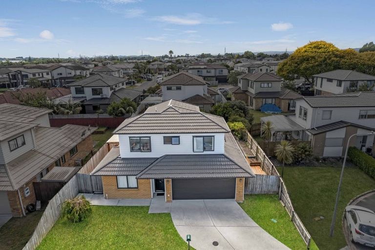 Photo of property in 8 Hansen Place, Takanini, 2112