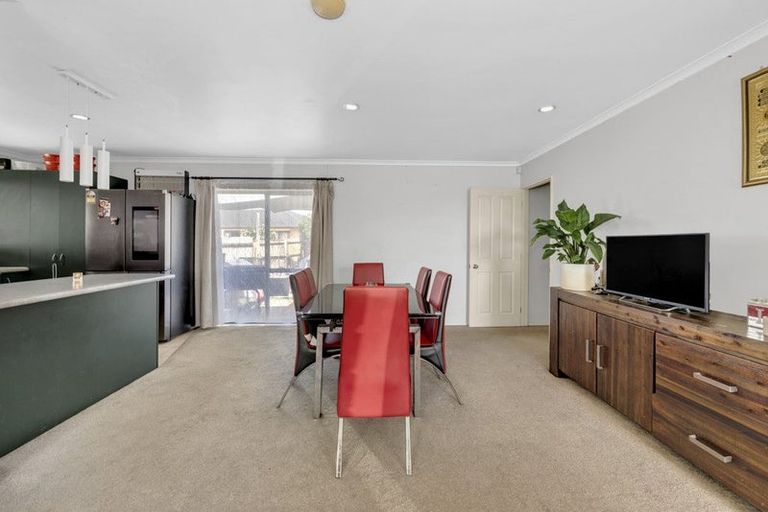 Photo of property in 548 Massey Road, Mangere, Auckland, 2022