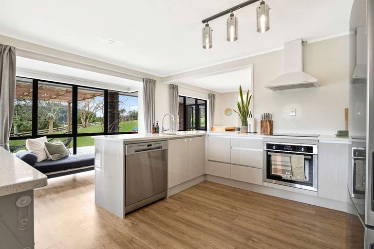 Photo of property in 61 Kanuka Road, Bombay, 2675