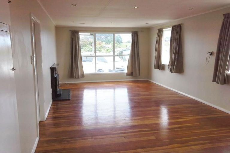 Photo of property in 1a Endeavour Street, Marfell, New Plymouth, 4310