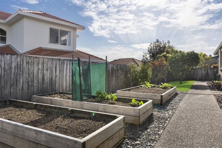 Photo of property in 156 Lakeside Drive, Orewa, 0931