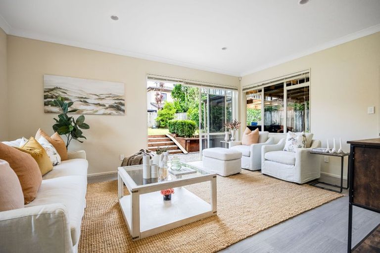 Photo of property in 23 South Kensington Way, Henderson, Auckland, 0612