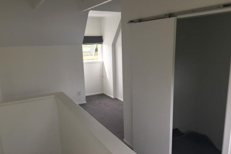 Photo of property in 1 River Road, Te Atatu Peninsula, Auckland, 0610