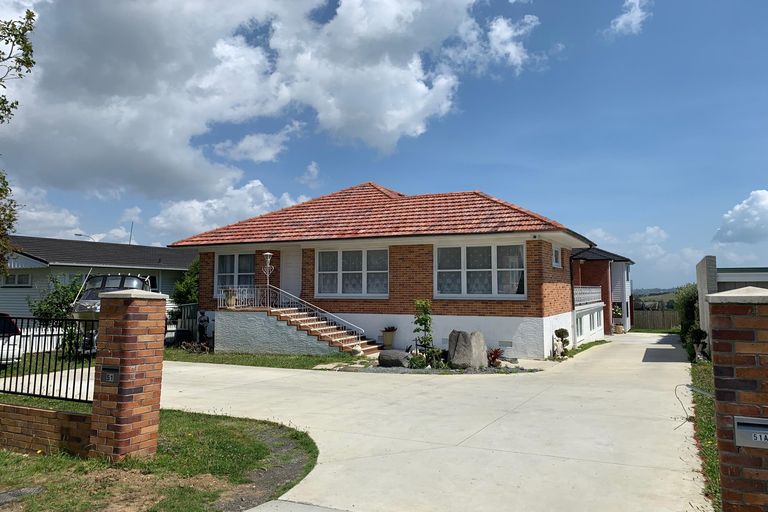 Photo of property in 51 Bradbury Road, Botany Downs, Auckland, 2010