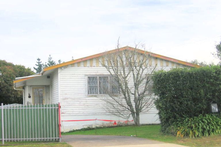 Photo of property in 318 Don Buck Road, Massey, Auckland, 0614