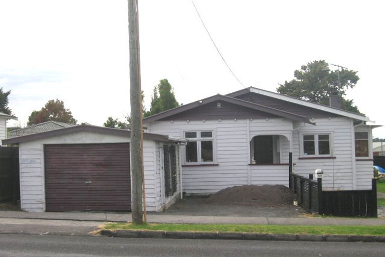 Photo of property in 11 Rimu Street, New Lynn, Auckland, 0600