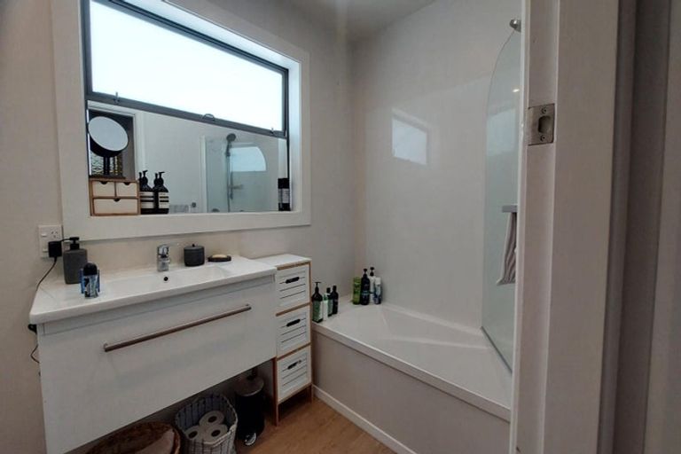 Photo of property in 55 Mcfaddens Road, St Albans, Christchurch, 8052