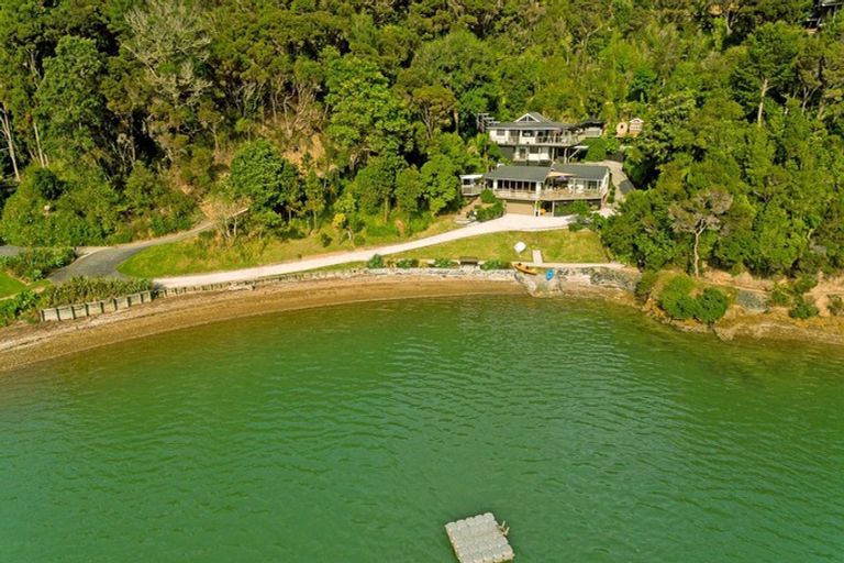 Photo of property in 17 Creswell Street, Opua, 0200