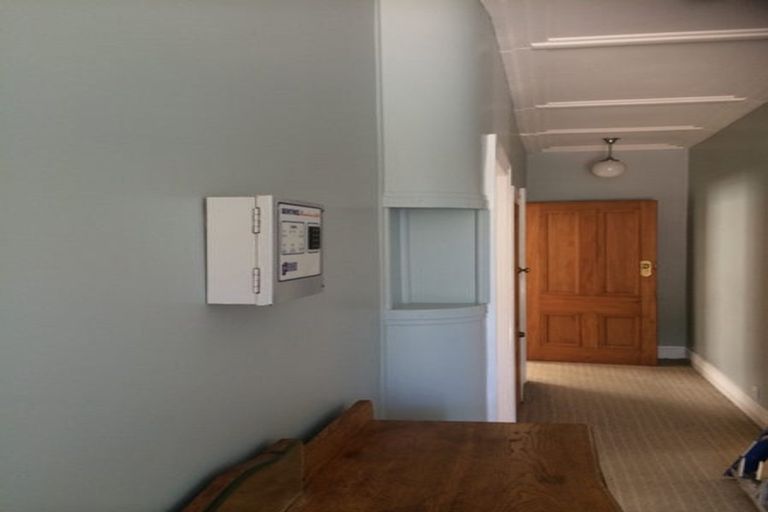 Photo of property in 30 Hargreaves Street, Mount Cook, Wellington, 6021