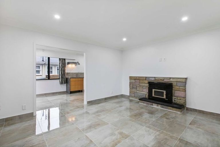 Photo of property in 206 Russell Road, Manurewa, Auckland, 2102