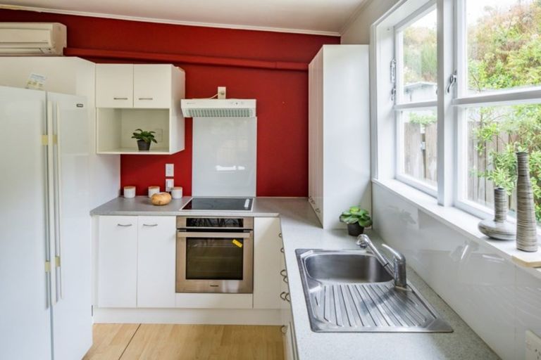 Photo of property in 12 Owhiti Street, Titahi Bay, Porirua, 5022