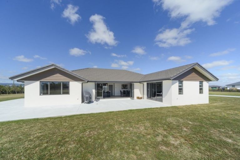 Photo of property in 7 Hartwell Drive, Kelvin Grove, Palmerston North, 4470