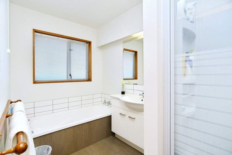 Photo of property in 2 Melford Close, Rangiora, 7400