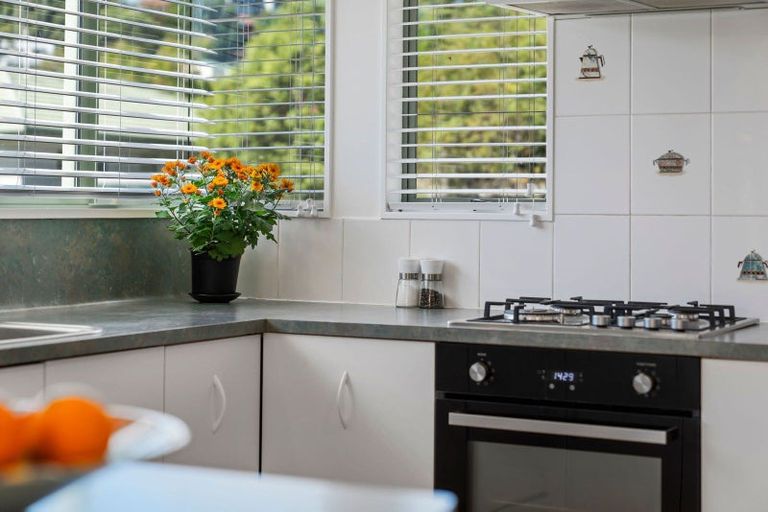 Photo of property in 122 Carlton Street, Bellevue, Tauranga, 3110