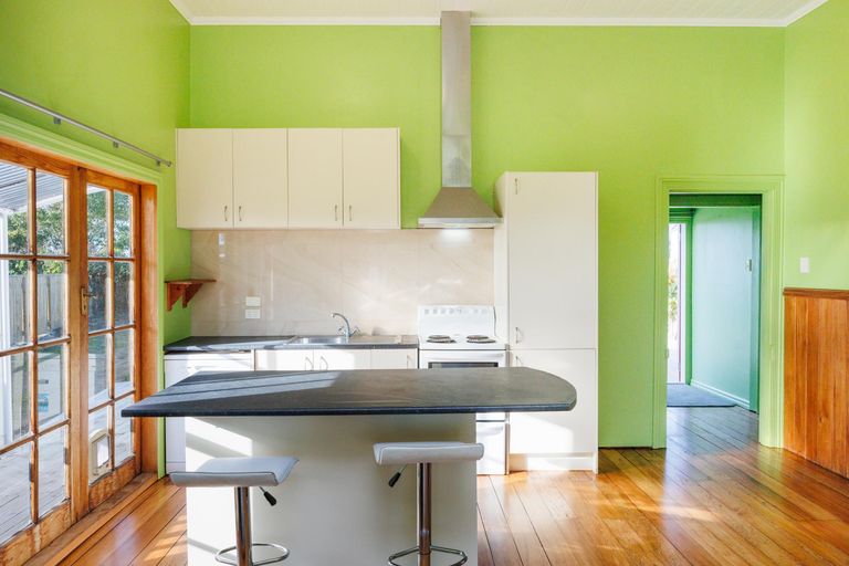 Photo of property in 28 Alexander Street, Awapuni, Palmerston North, 4412