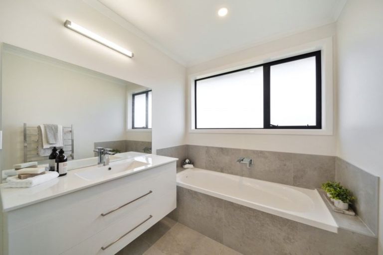 Photo of property in 12 Biron Place, Stratford, 4332