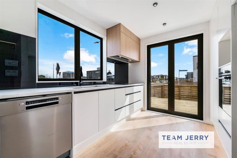 Photo of property in 18 Corporal Street, Papakura, 2110