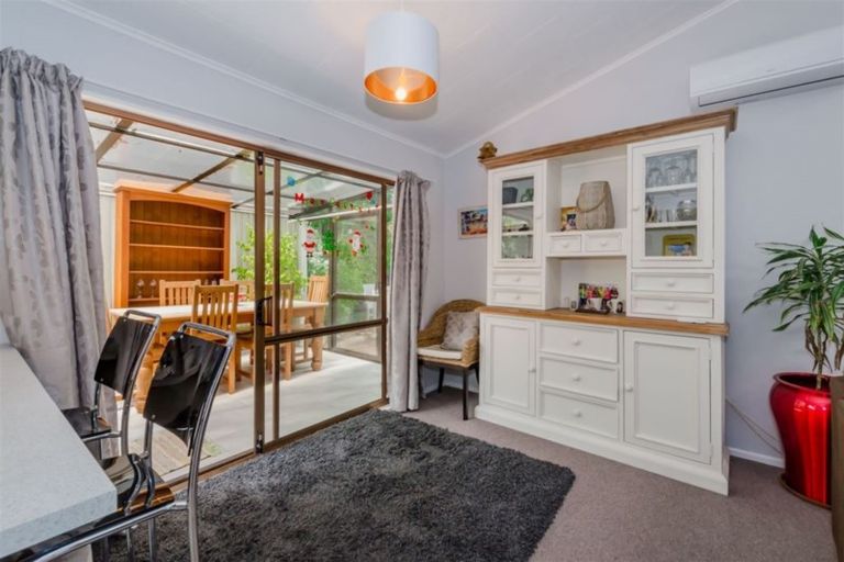 Photo of property in 32a Mahana Road, Paraparaumu Beach, Paraparaumu, 5032