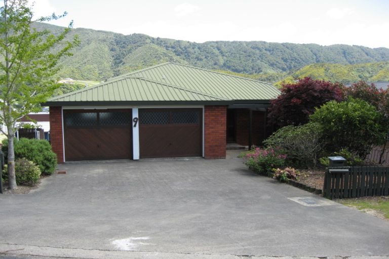 Photo of property in 9 Taranaki Street, Picton, 7220