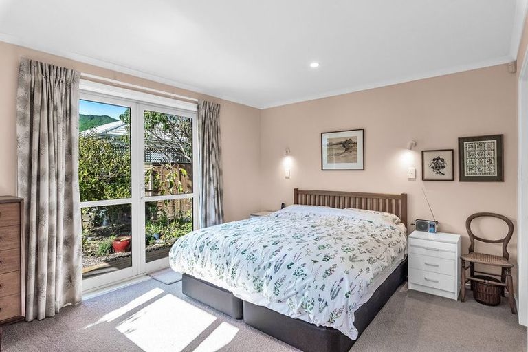 Photo of property in 82 Waipunahau Road, Waikanae, 5036