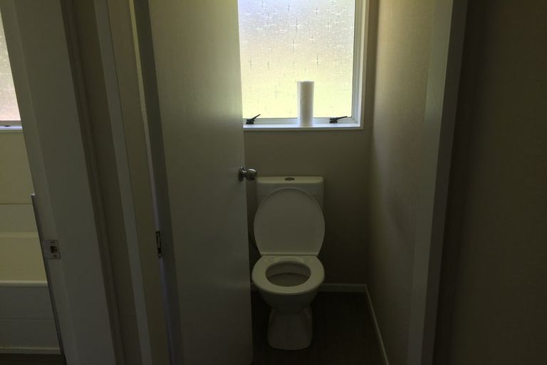 Photo of property in 15 Kauri Road, Waikanae, 5036