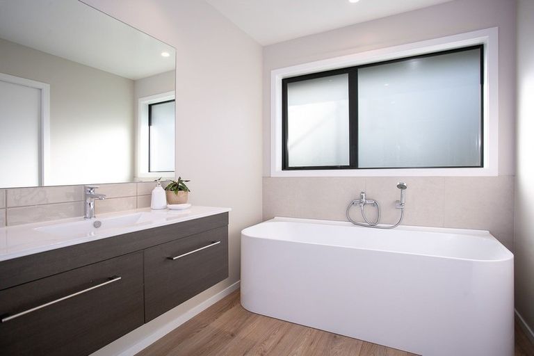 Photo of property in 18d Rose Leigh Drive, Cambridge, 3434