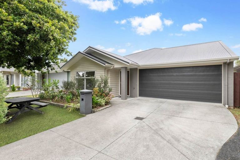 Photo of property in 11 Poaka Avenue, Takanini, 2112