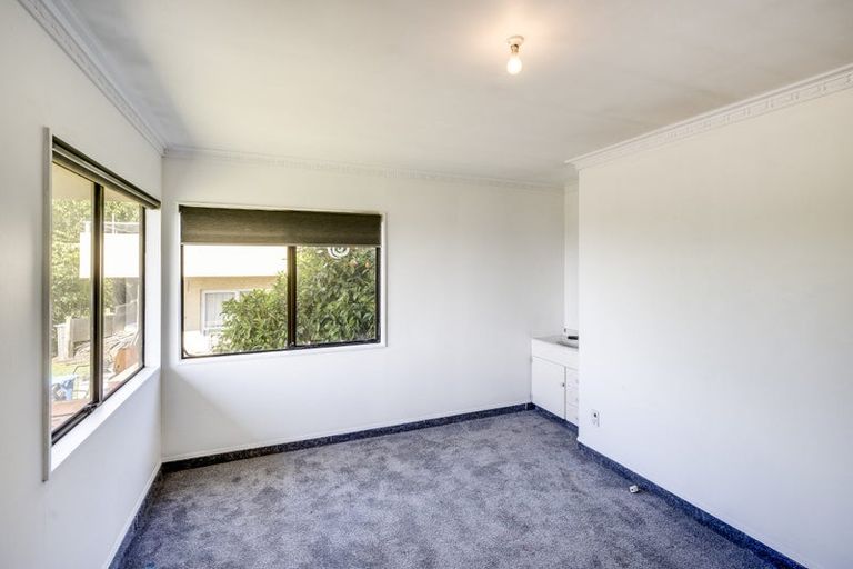 Photo of property in 10 Poaka Place, Taradale, Napier, 4112