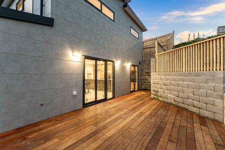 Photo of property in 1 Trysail Place, Whitby, Porirua, 5024