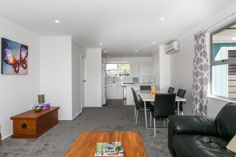 Photo of property in 11 Chester Street, Taradale, Napier, 4112