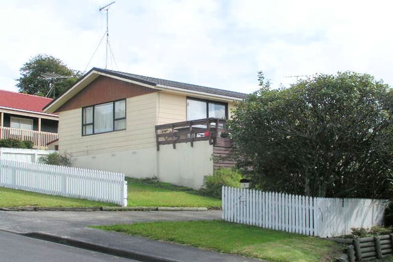 Photo of property in 3 Raelene Place, Massey, Auckland, 0614