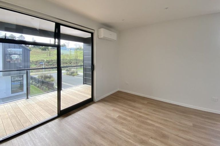 Photo of property in 93 Papatupu Way, Kumeu, 0810