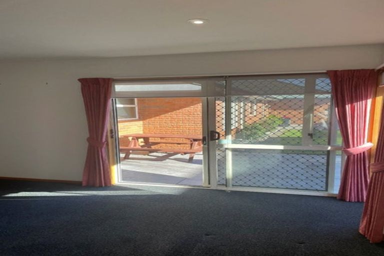 Photo of property in 2/61 Waimairi Road, Upper Riccarton, Christchurch, 8041