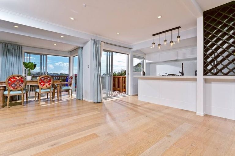Photo of property in 30 Beulah Avenue, Rothesay Bay, Auckland, 0630