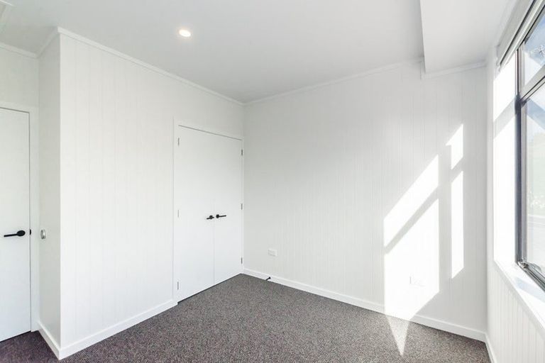 Photo of property in 42 Parkwood Avenue, Westgate, Auckland, 0614