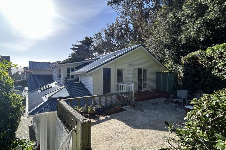 Photo of property in 1/1 Wilkinson Street, Oriental Bay, Wellington, 6011