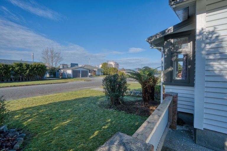 Photo of property in 71 Hoffman Street, Hokitika, 7810