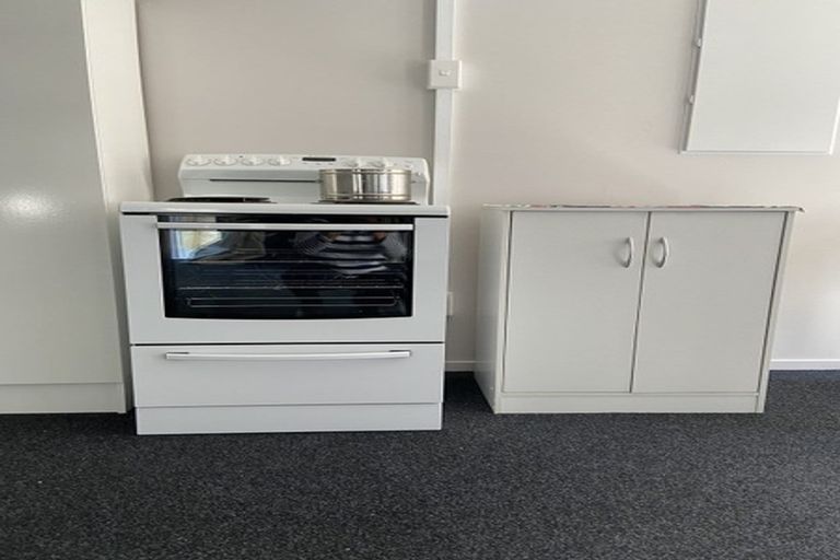 Photo of property in 124 Amesbury Drive, Churton Park, Wellington, 6037