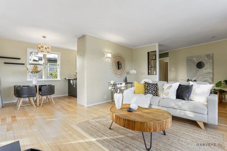 Photo of property in 121 Captain Scott Road, Glen Eden, Auckland, 0602
