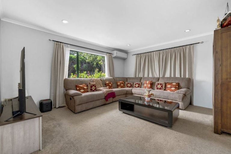 Photo of property in 548 Massey Road, Mangere, Auckland, 2022