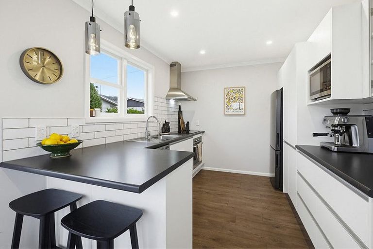 Photo of property in 4 Beauchamp Street, Tawa, Wellington, 5028