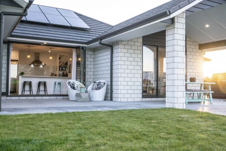 Photo of property in 11 Mike Smith Drive, Cambridge, 3434