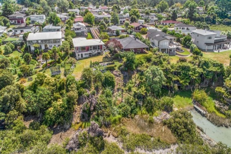 Photo of property in 25 Realm Place, Massey, Auckland, 0614