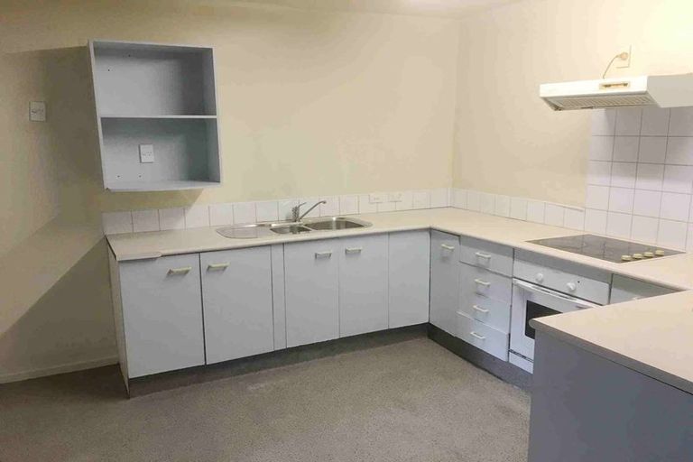 Photo of property in 60 Edmonton Road, Henderson, Auckland, 0612